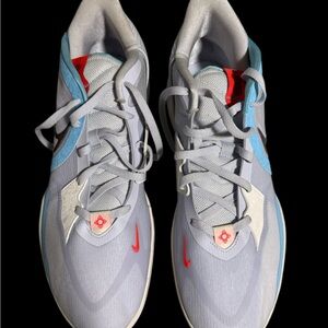 New men’s Nike Kyrie Irving basketball shoes size 18